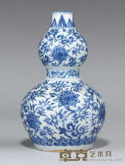MING DYNASTY， 16TH CENTURY A BLUE AND WHITE DOUBLE-GOURD VASE 